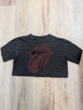 ✨3/$20✨ The Rolling Stones Black Studded Tongue Logo Crop Top - Size XS